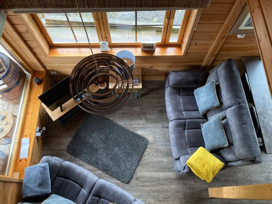 Red Squirrel Log Cabin With Hot Tub Keith Luaran gambar